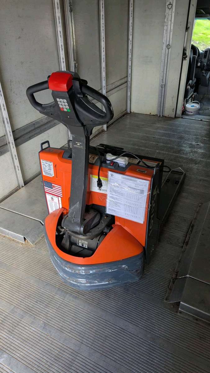 Electric Toyota Pallet Jack