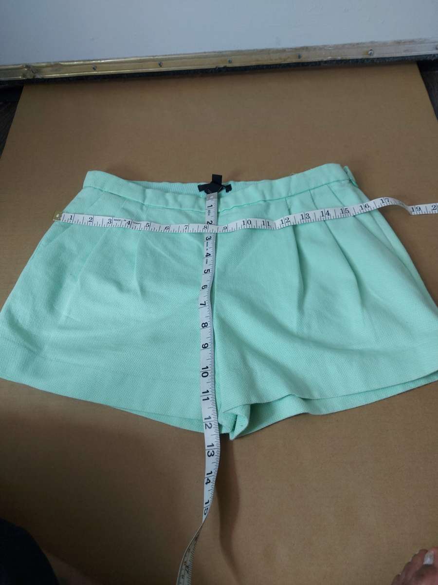 J Crew Mint Green Pleated Pique Cotton Shorts Size 2 Flaw