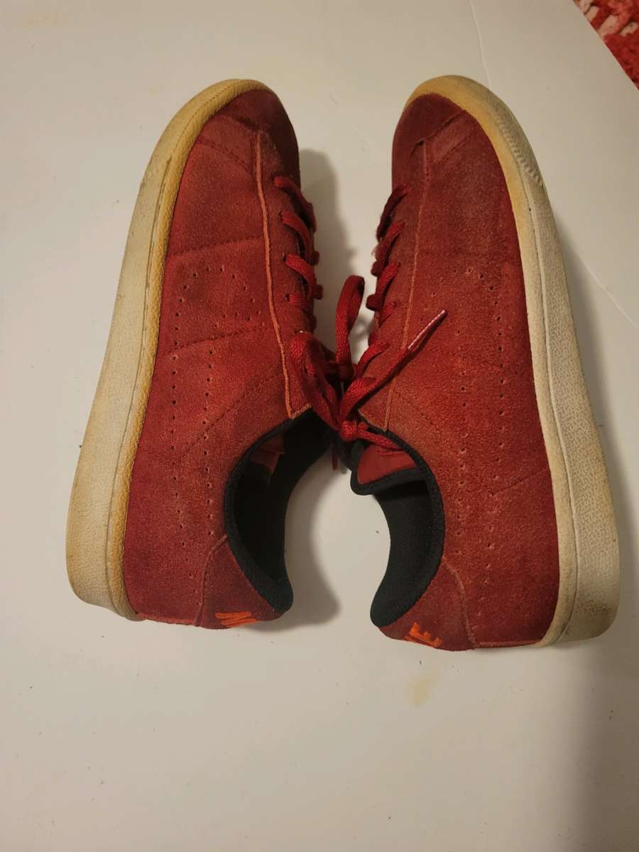 Size5Y Niki red seude sneakers