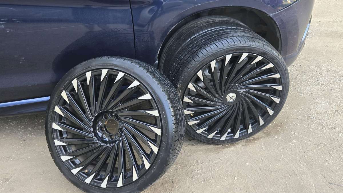 20 inch AZARA RIMS and tires