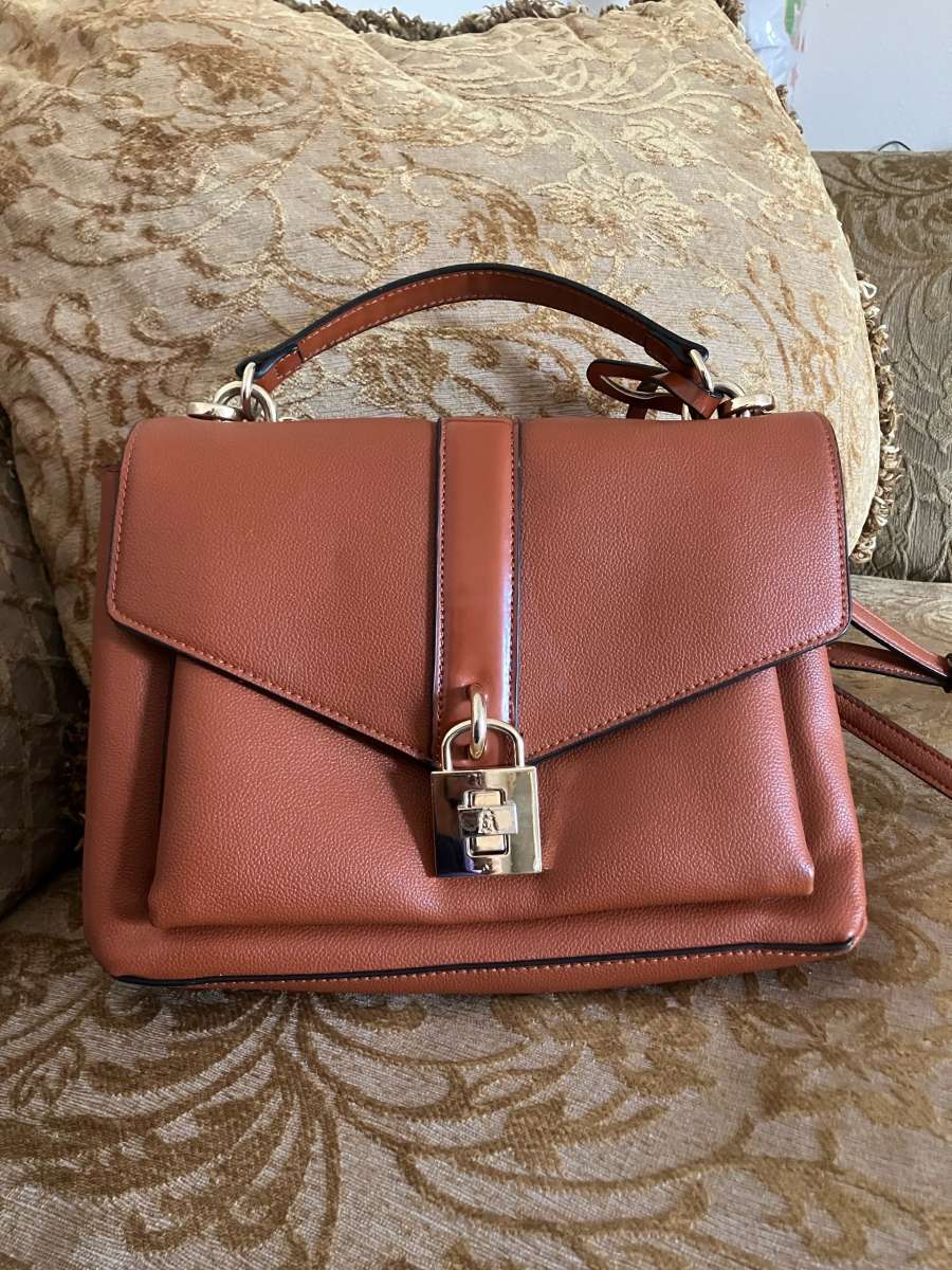 Steve Madden purse