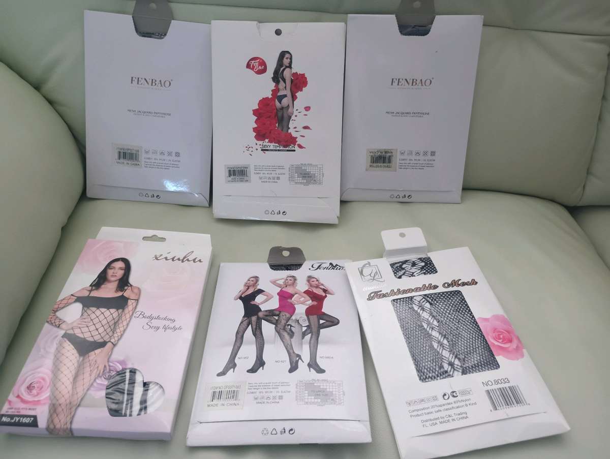 Set of pantyhosefishnet tights