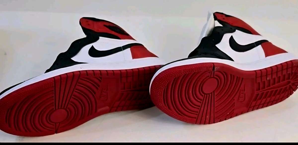 Size 85  Air Jordan 1 Retro High Satin Black Toe W