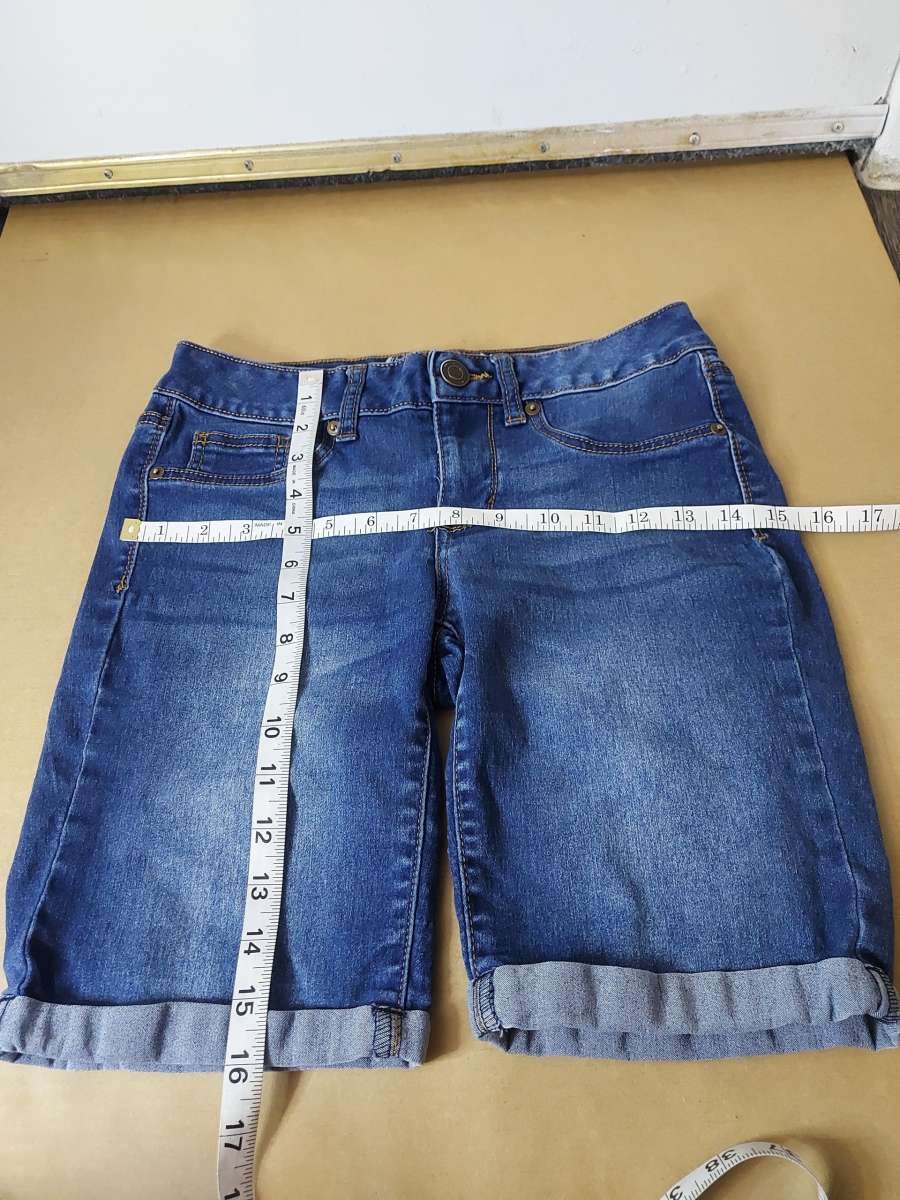 SO Denim Bermuda Short Size 7