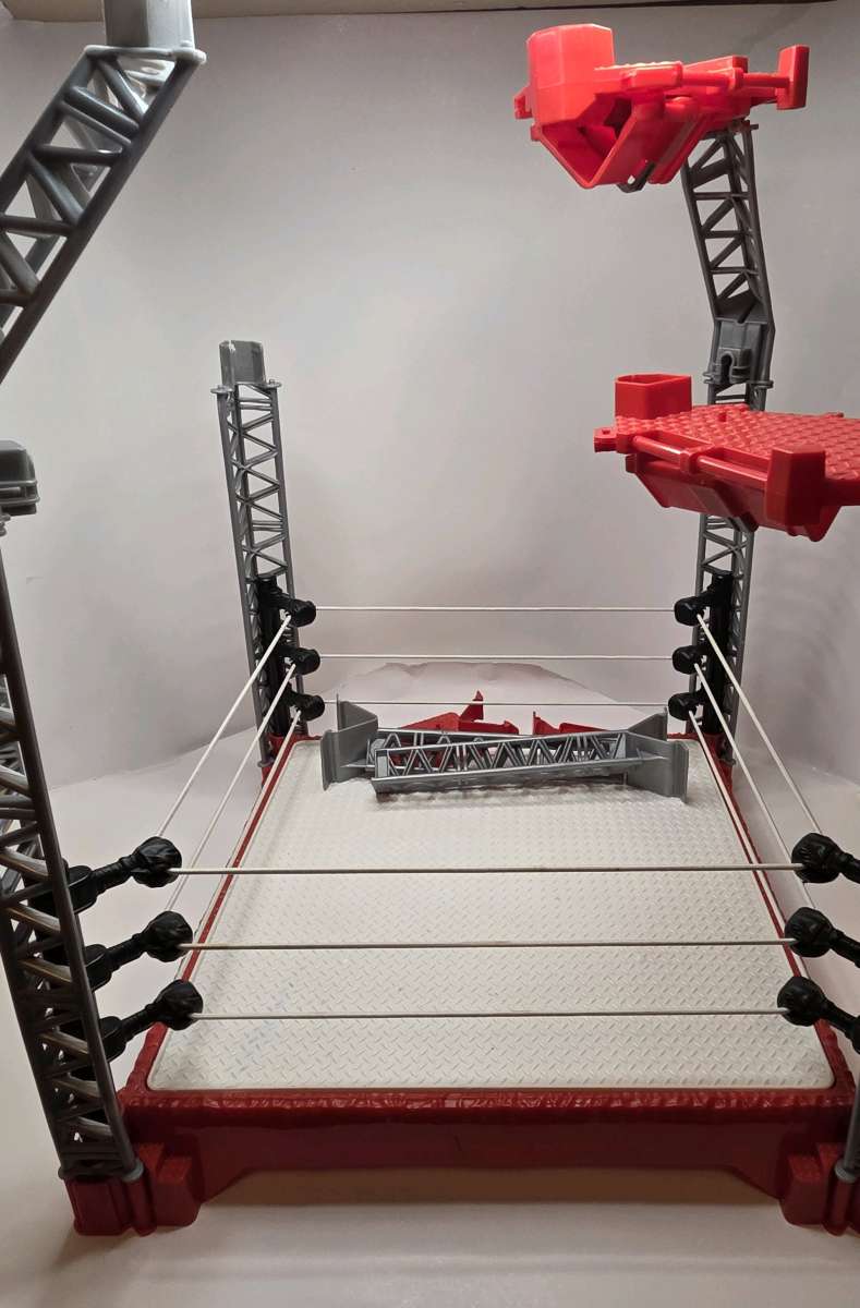 WWE Create Your Own Ring Playset  6 Superstar Figures