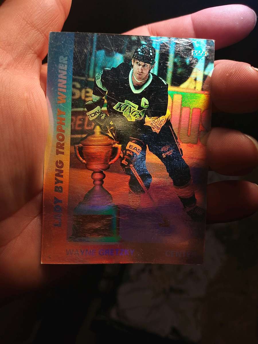 Wayne Gretzky Holographic Card  2 Available