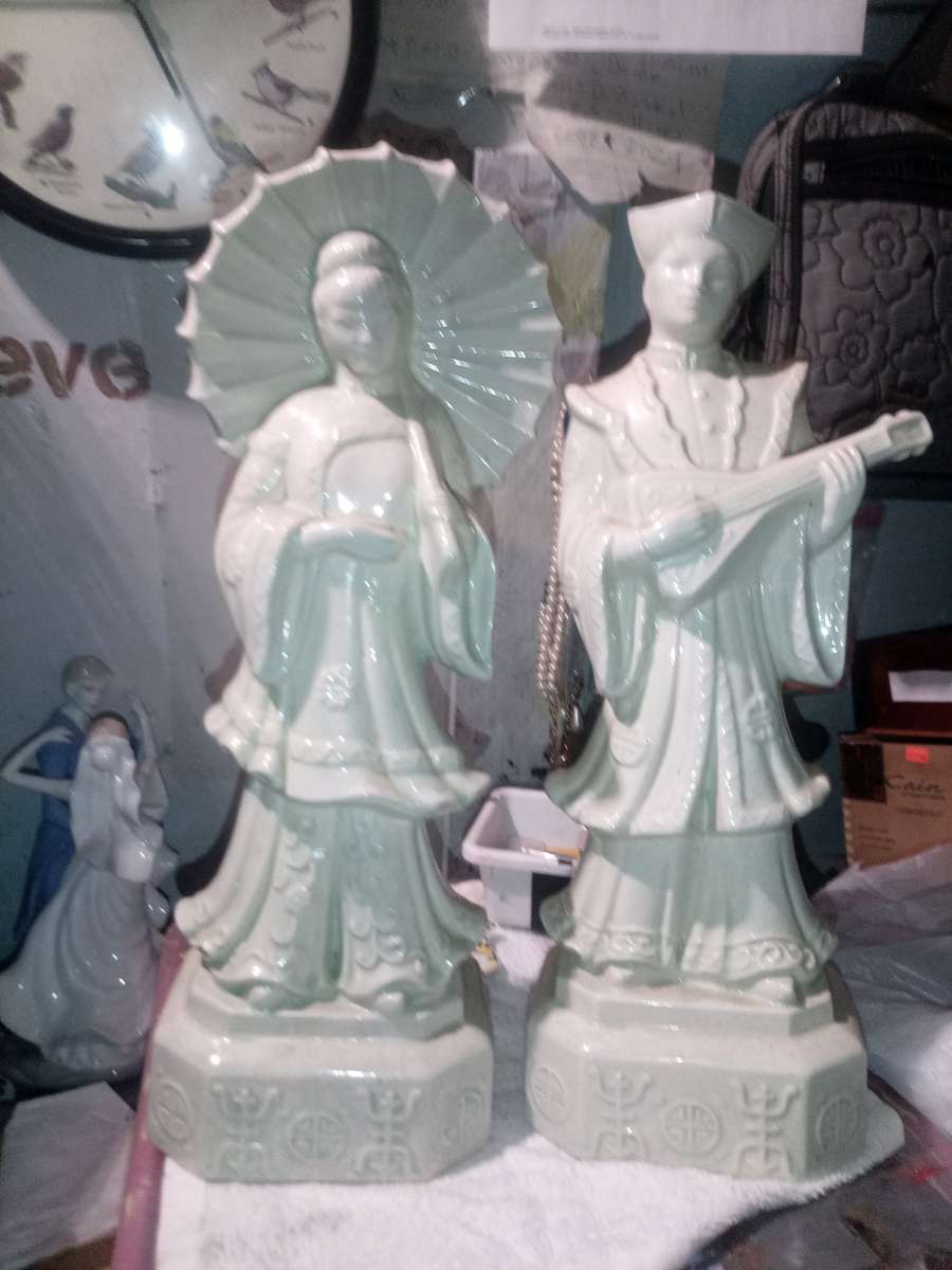 porcelain antique emperor and empress
