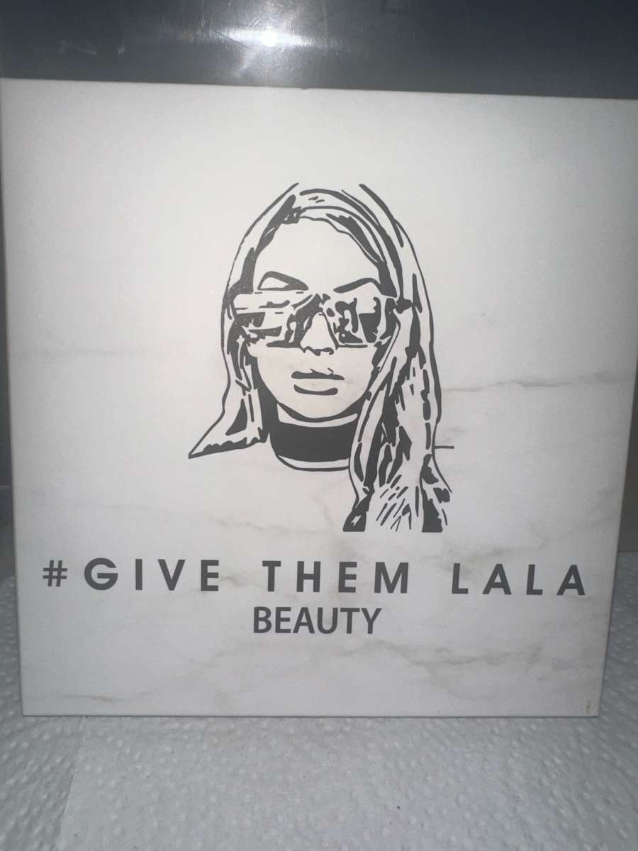 Give them Lala the grown woman palette