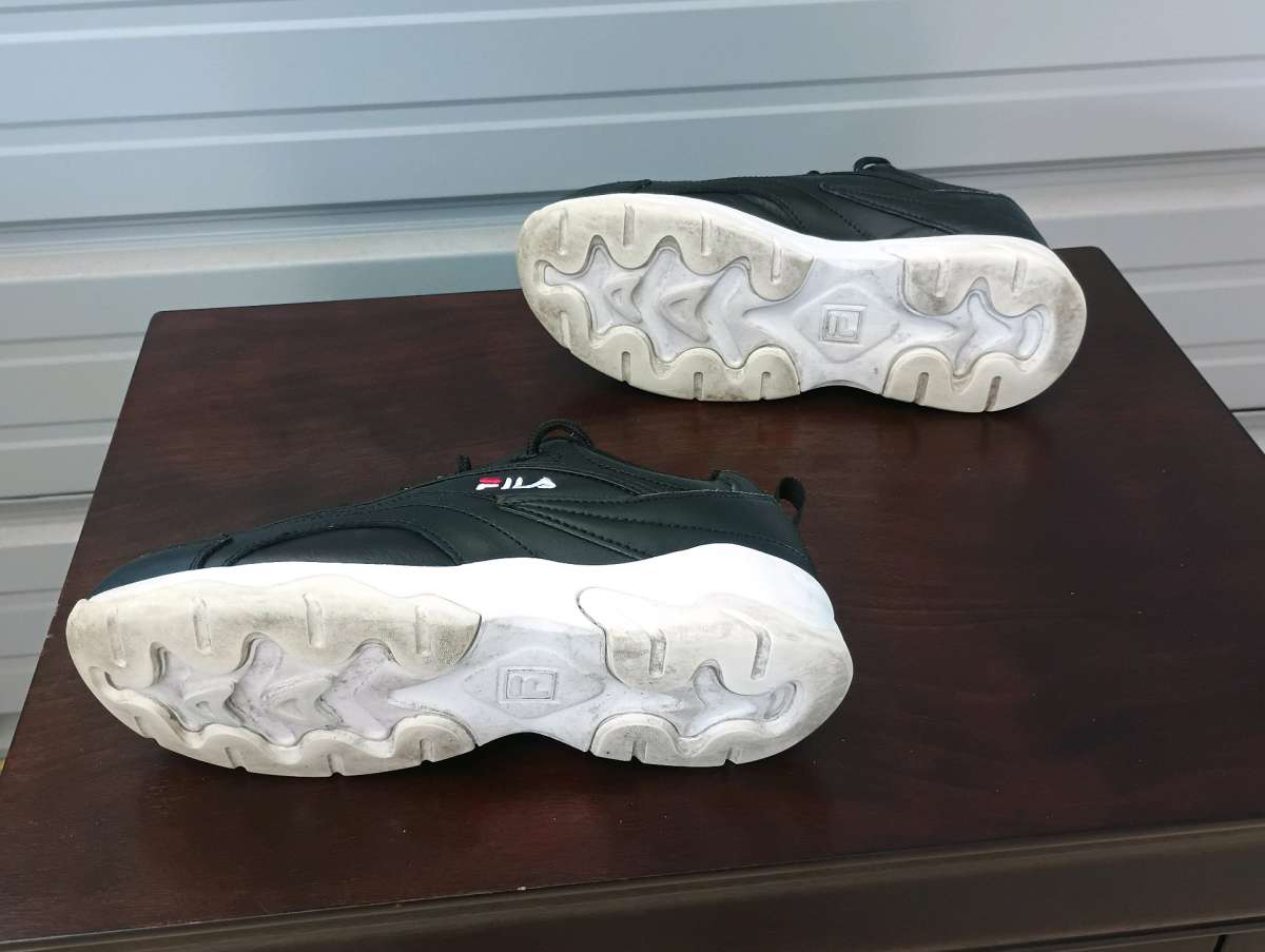 FILA Shoes Womens Sneaker size 8 Low Top Leather Lace Up Ath