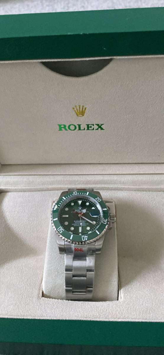 Rolex Submariner Hulk 116610LV  Discontinued Model  Full Set