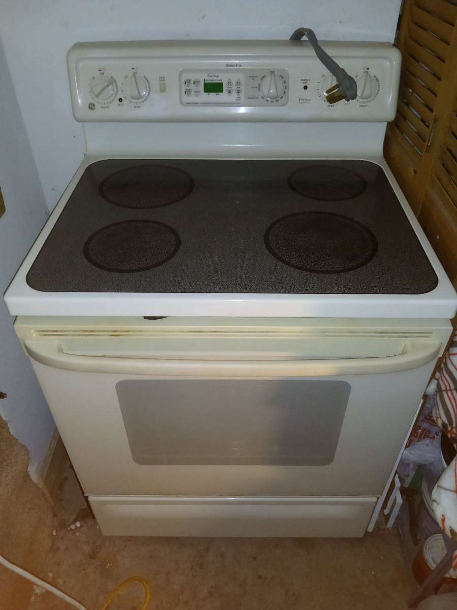 GE White Stove Oven Spectra
