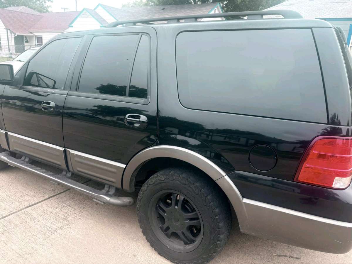 2005 Ford Expedition XLT SUV