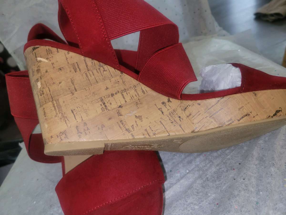 CANDY APPLE RED WEDGES