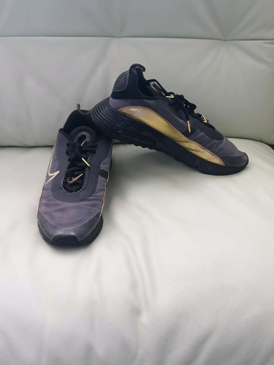 Nike Air Max 2090 Black Metallic Gold size 125 for men