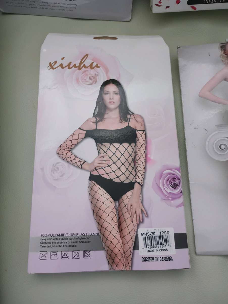 Set of pantyhosefishnet tights