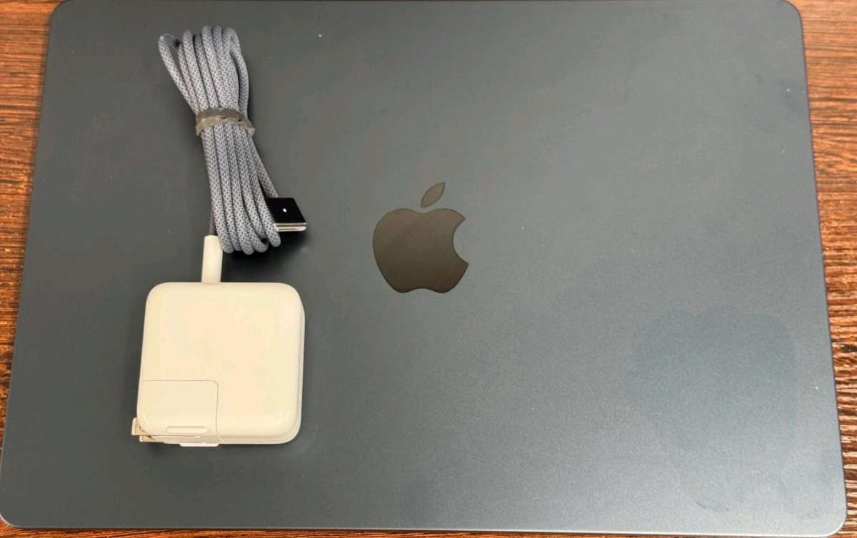 Macbook Air 13 M3 Excellent condition