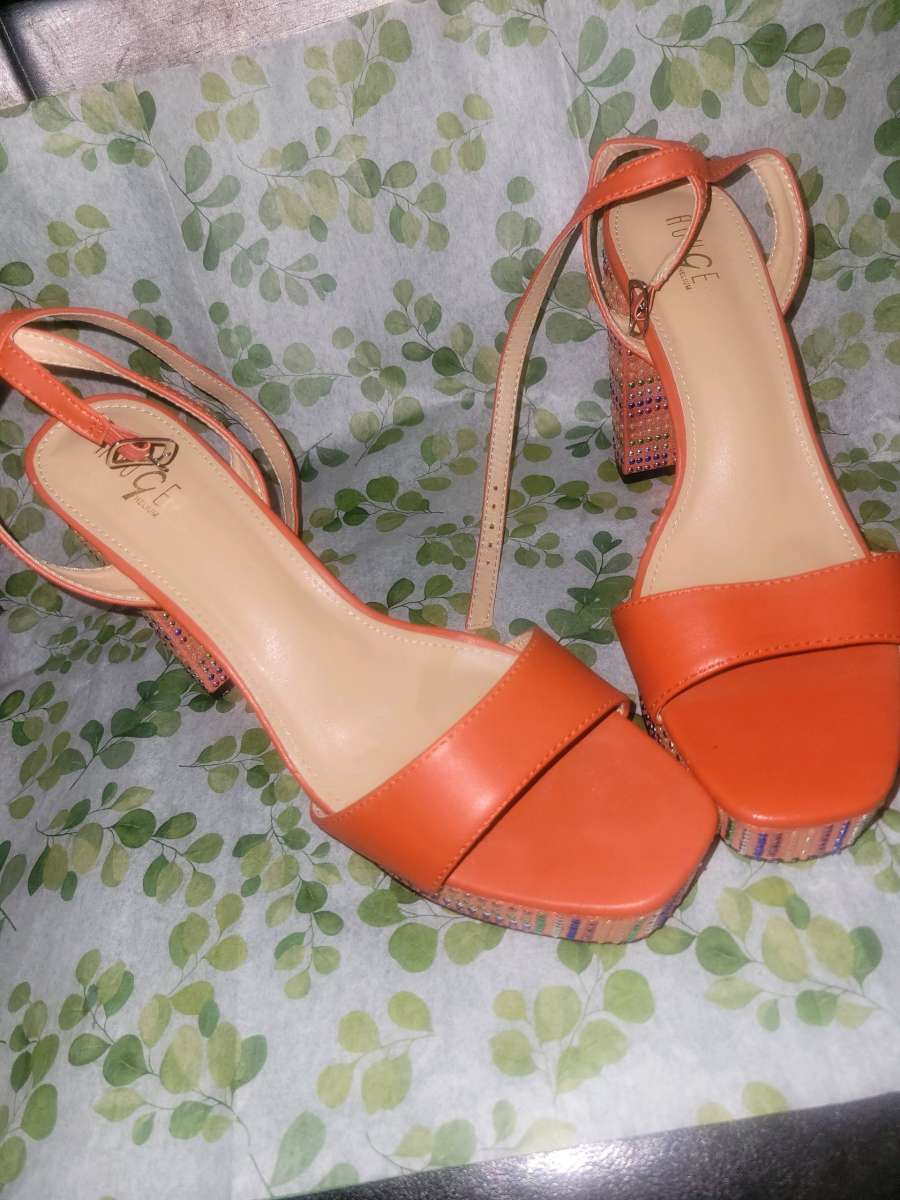 ORANGE SEQUENCE SANDALS