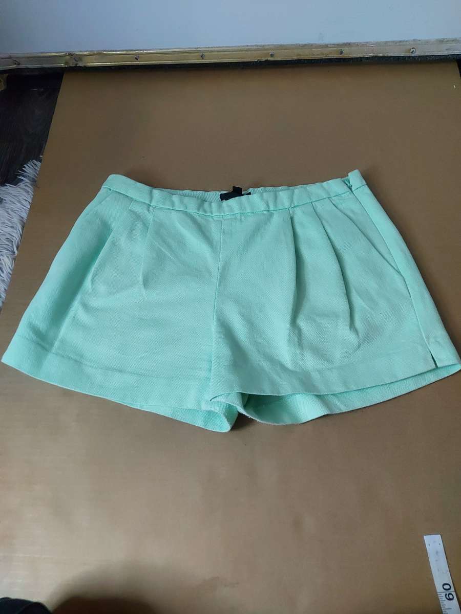 J Crew Mint Green Pleated Pique Cotton Shorts Size 2 Flaw