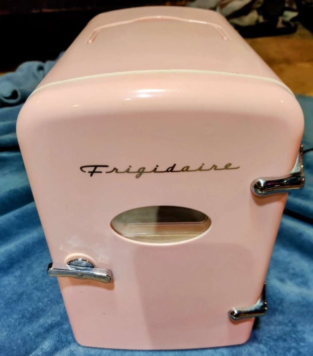 Frigidaire mini fridge for home or office