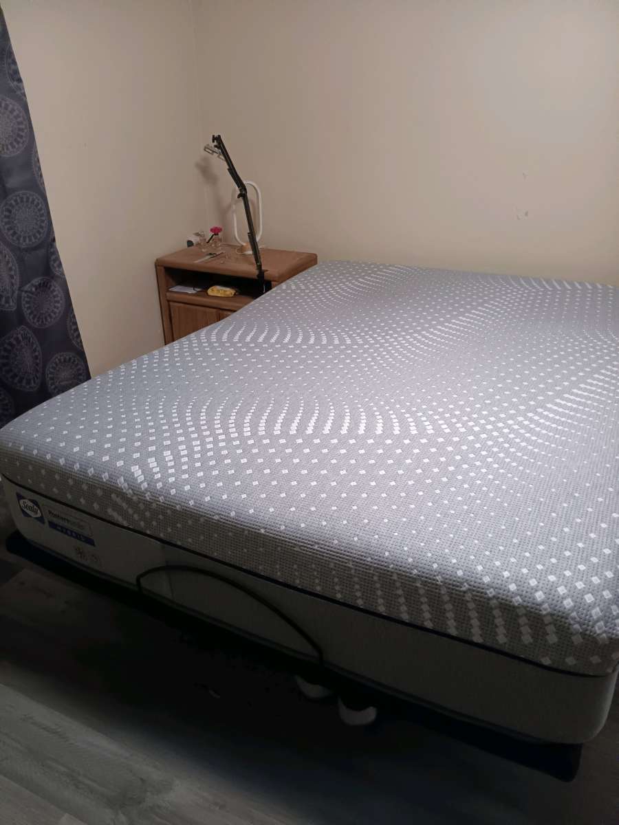 posturepedic hybrid valley road white queen mattress