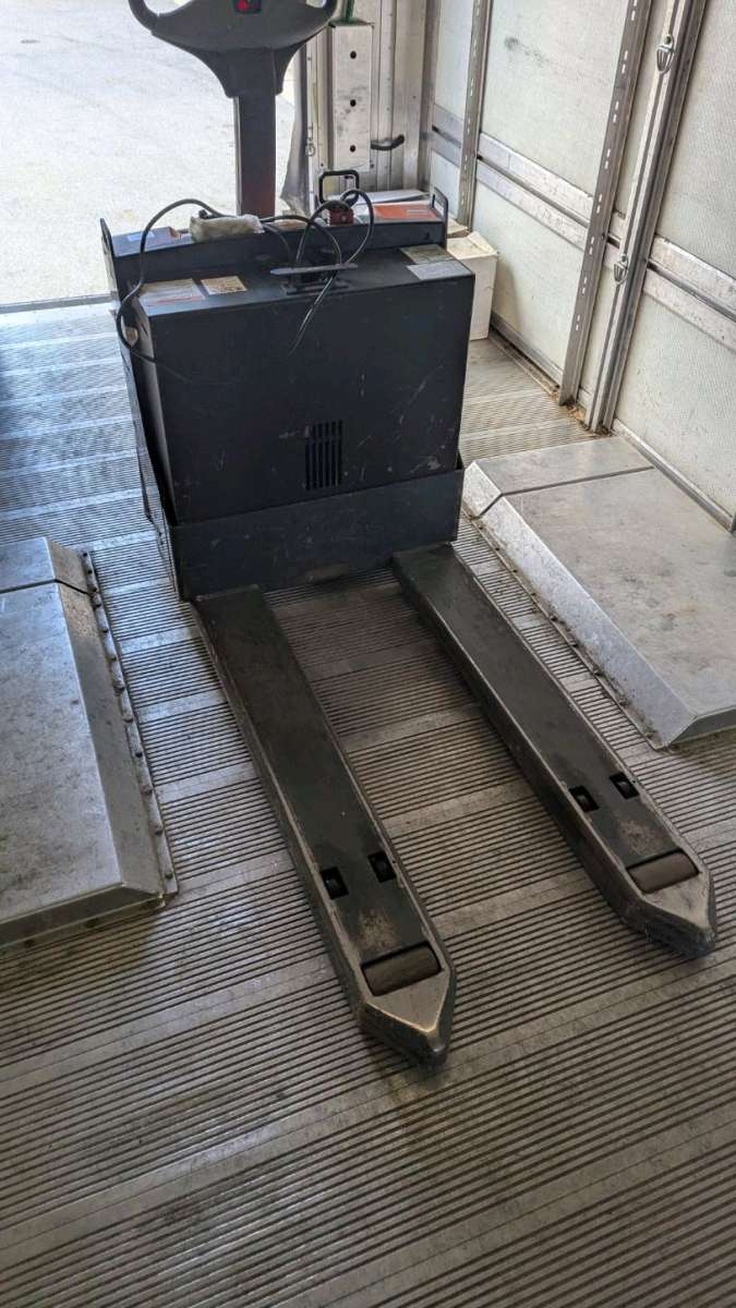 Electric Toyota Pallet Jack