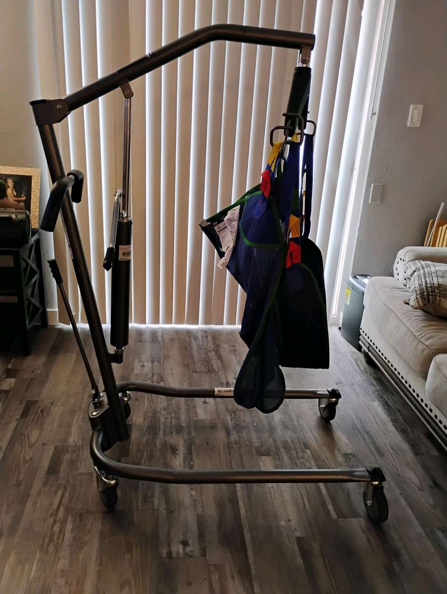 Hydraulic manual patient lift