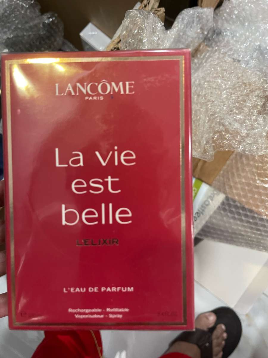 New Perfume  La Vie Este