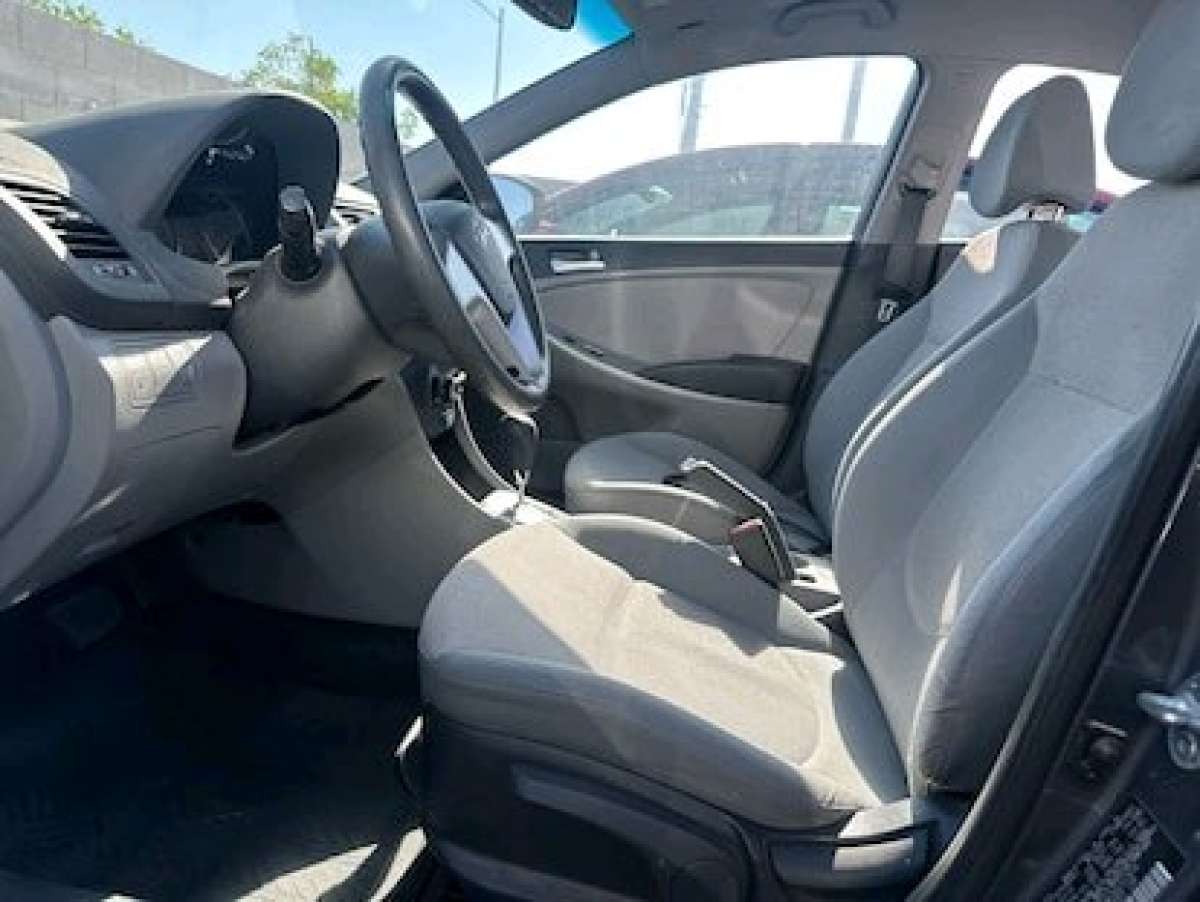 2013  HyundaiAccent GLS