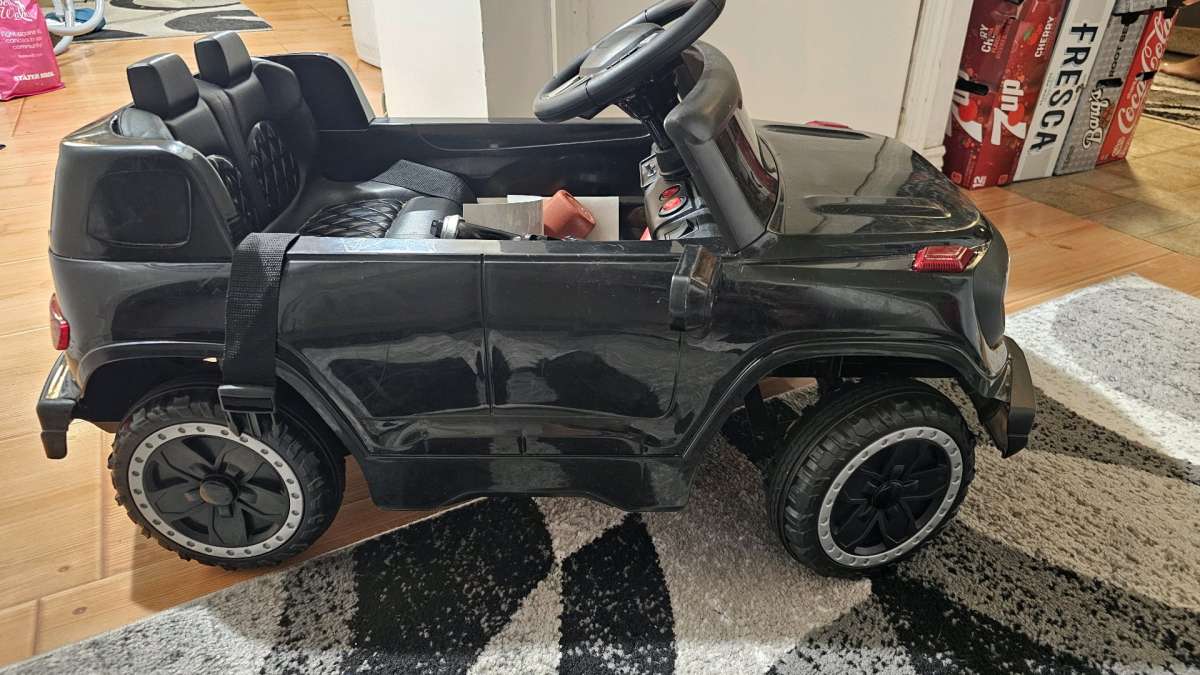 kids drive motorized car