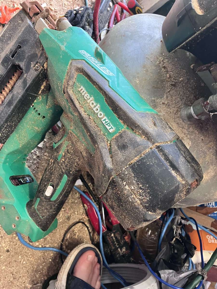 metabo nail gun no battery tool only