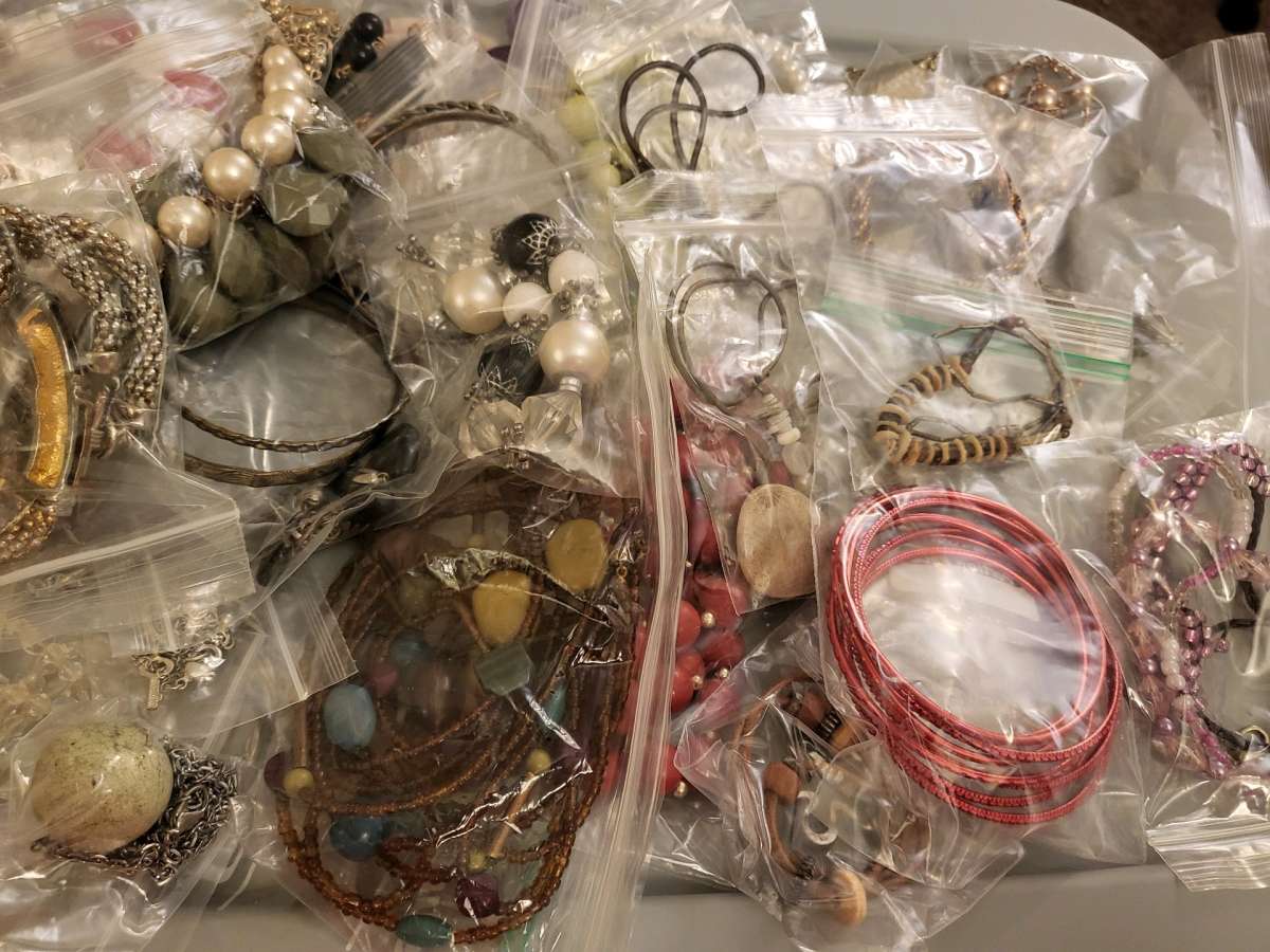ASSORTED JEWELER  COLLECTION