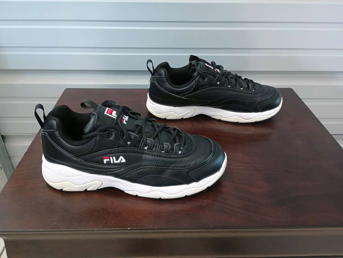 FILA Shoes Womens Sneaker size 8 Low Top Leather Lace Up Ath