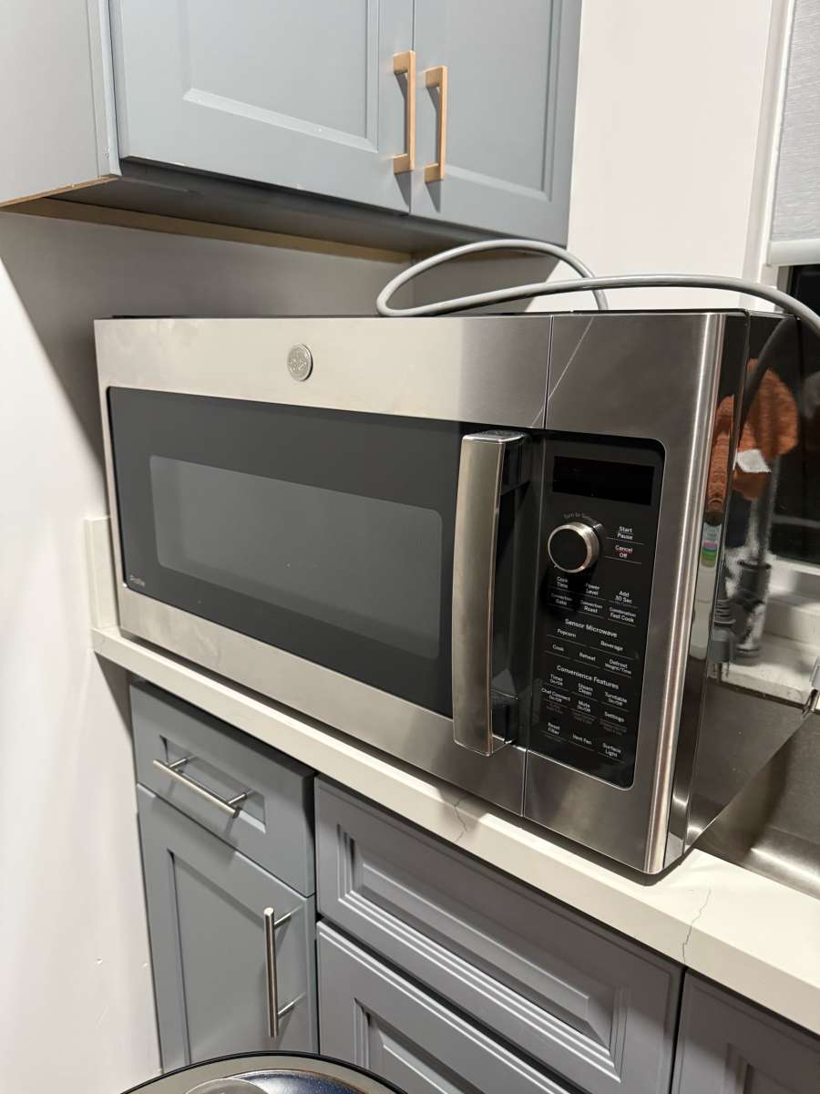 Brand new microwave oven