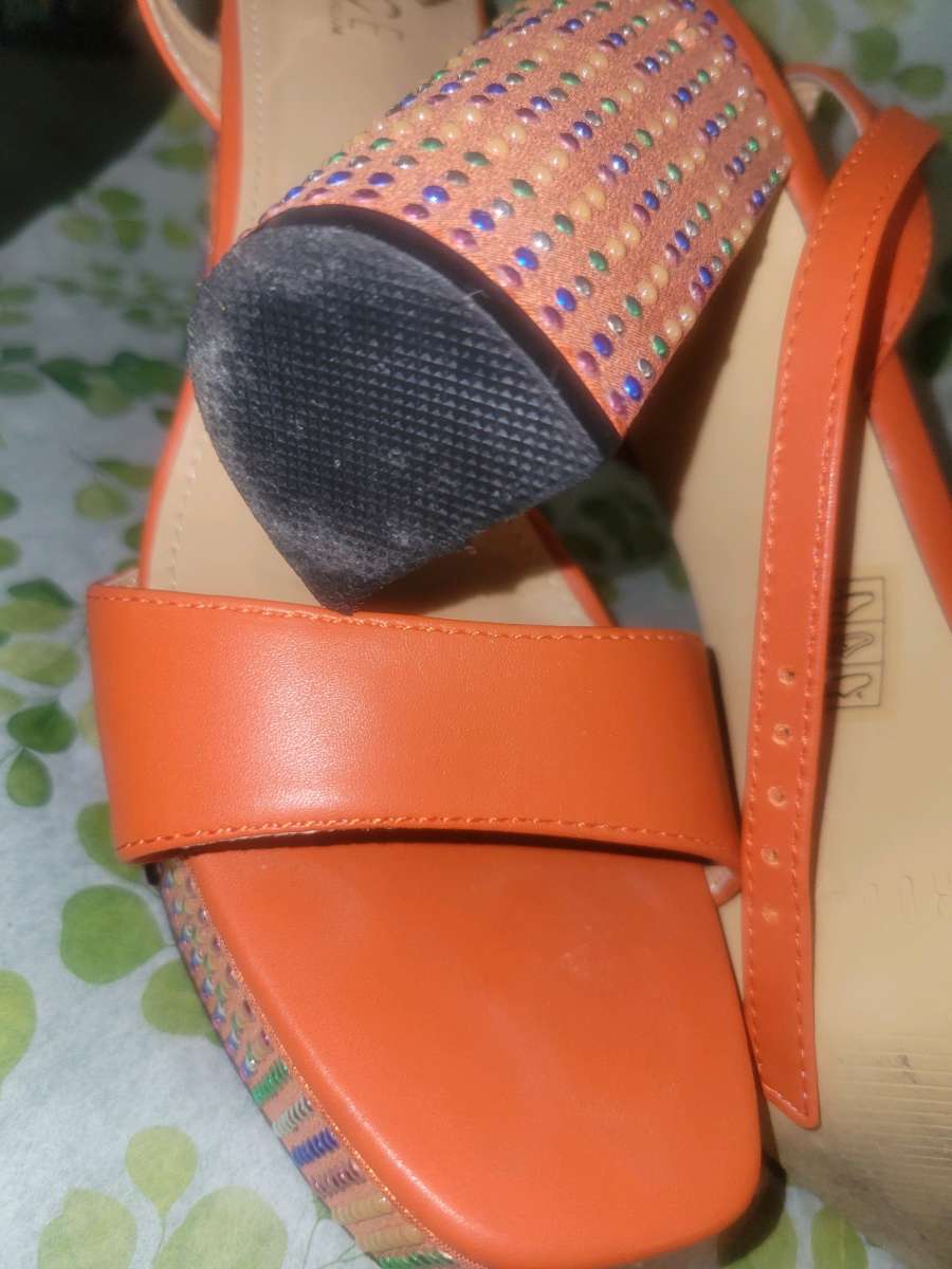 ORANGE SEQUENCE SANDALS