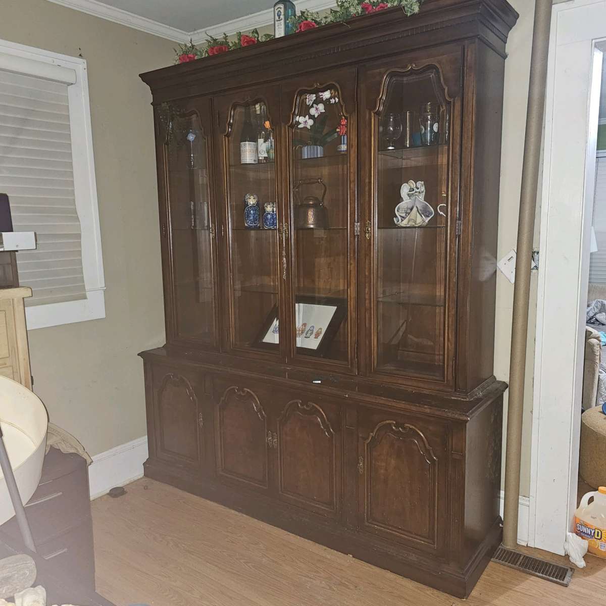 1960 to 1970s China Cabinet