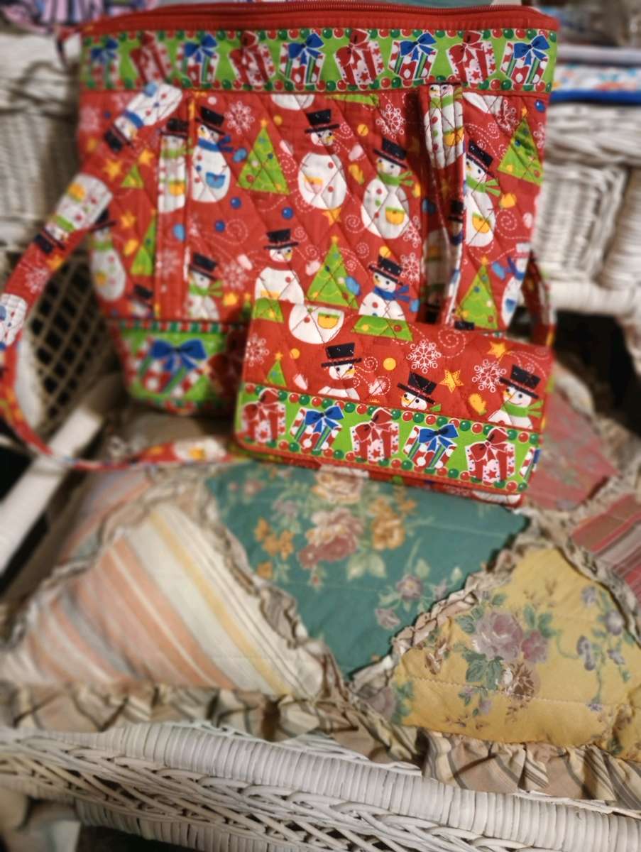 Fun holiday purse with matching wallet