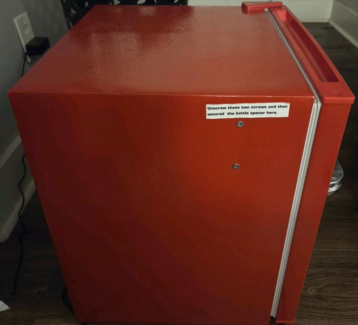 Frigidaire Retro Mini Fridge  16 Cu Ft  Red