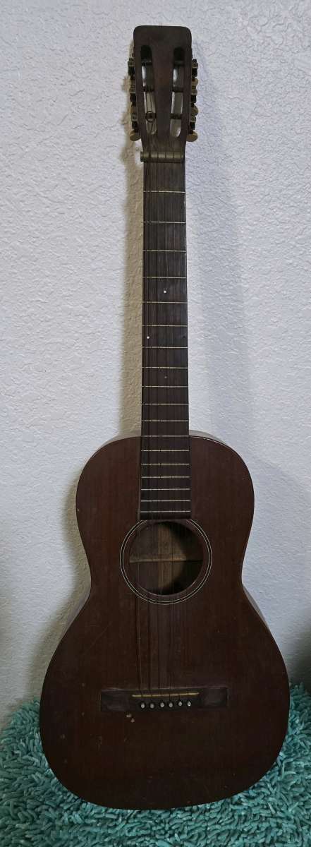 Acoustic Guitar  Vintage