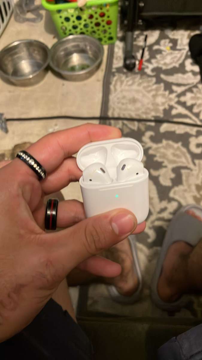 AirPods