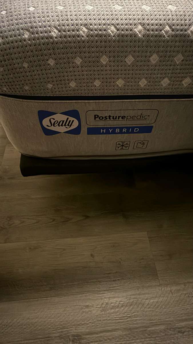 posturepedic hybrid valley road white queen mattress