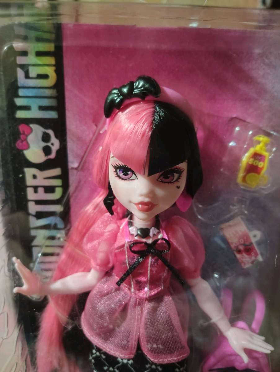 Monster High Day Out Draculaura doll