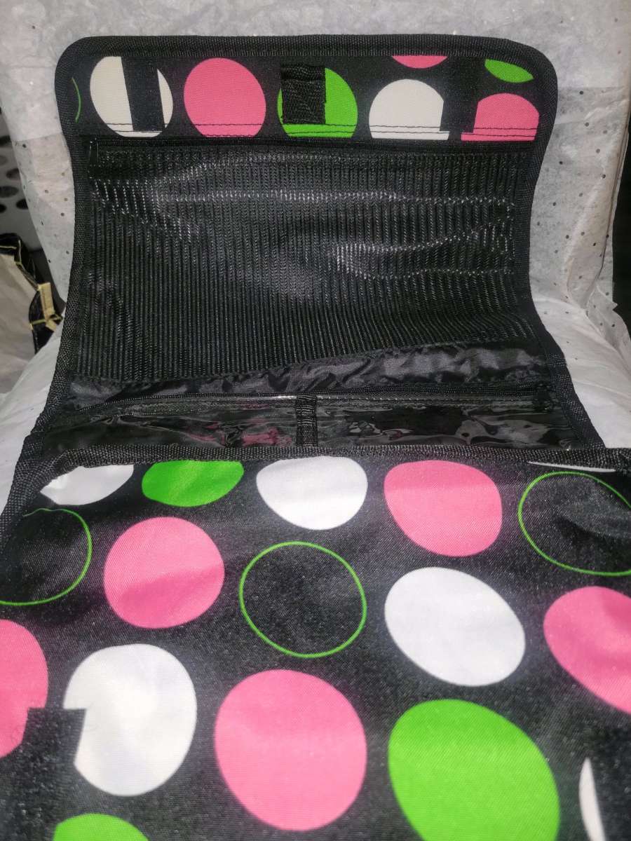 Cosmetics Bag and Fushia shoe