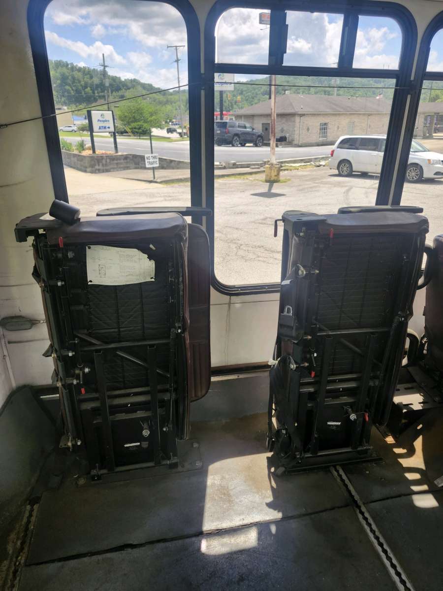 2011 Ford E450 Shuttle Bus