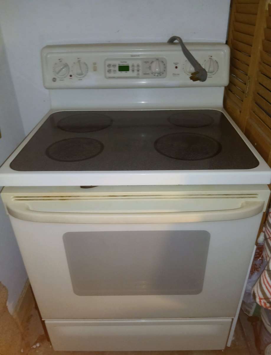 GE White Stove Oven Spectra