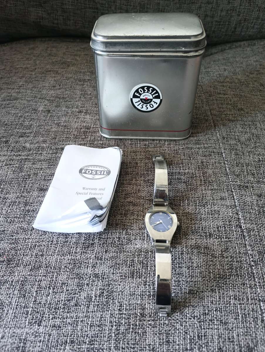 Vintage Fossil womens watch FS2562 stainless steel band