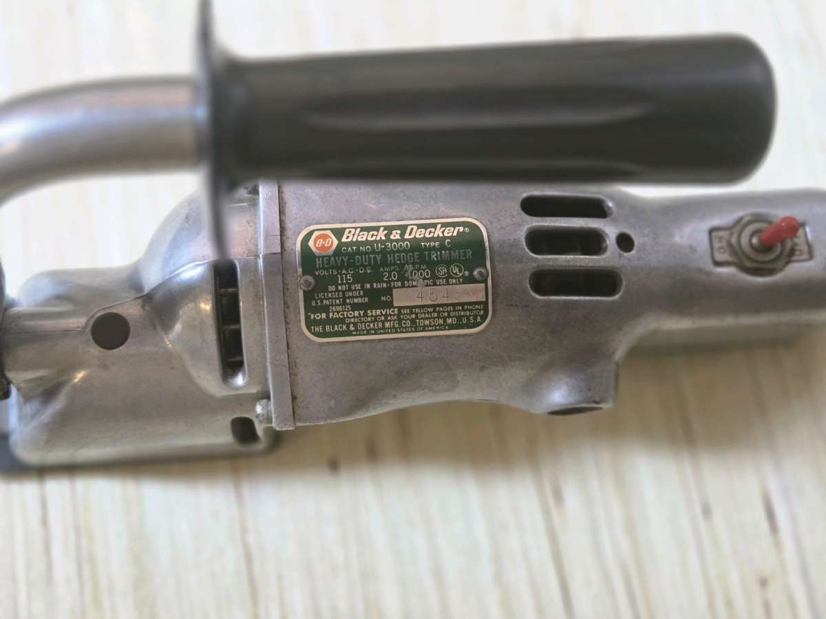 Vintage Black and Decker Heavy Duty Hedge Trimmer 12inch