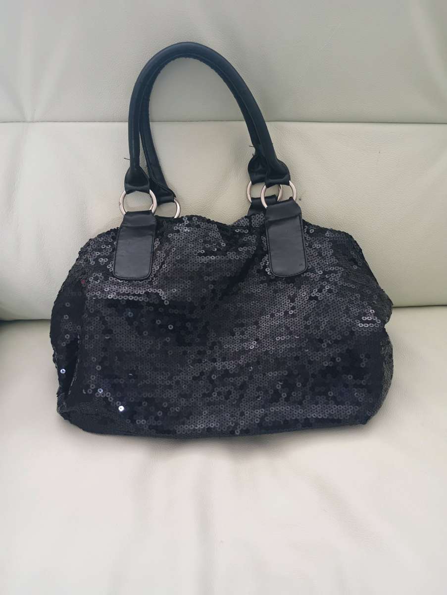 Black  handbag