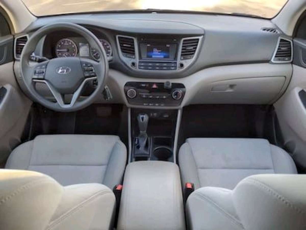 2017  HyundaiTucson SE