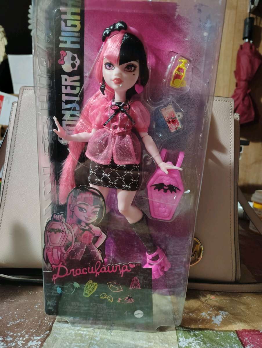 Monster High Day Out Draculaura doll
