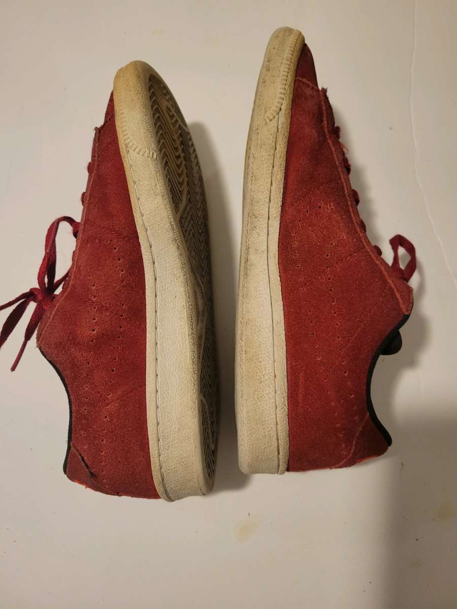 Size5Y Niki red seude sneakers